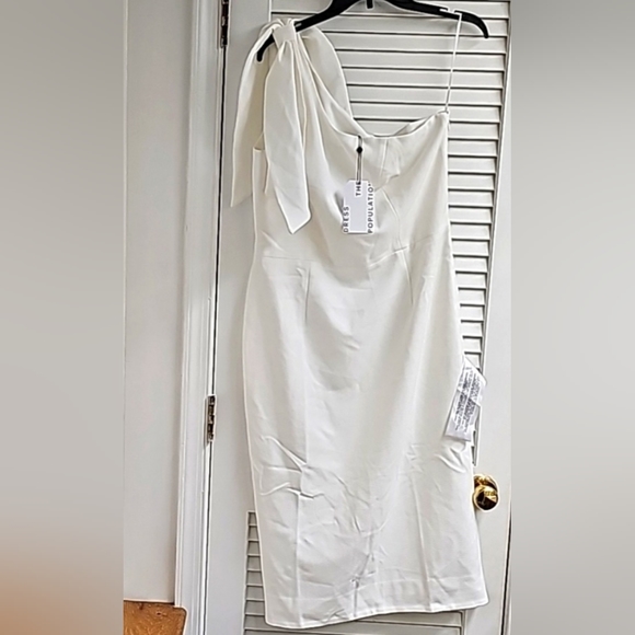 DRESS THE POPULATION TIFFANY BOW ONE SHOULDER DRESS. - Picture 3 of 4